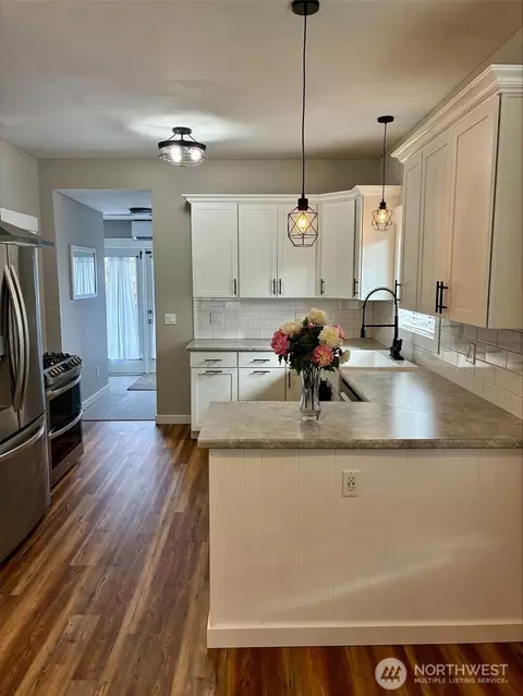 Kitchen - 310 Second St, Sumas, WA 98295 photo 2 of 5