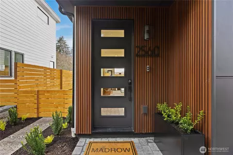 2560 30th Ave W, Seattle, WA 98199