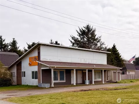 141 Barnacles St NW, Ocean Shores, WA 98569