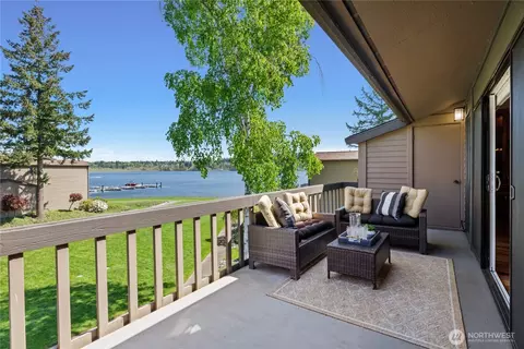 17434 NE 40th Pl #C-5, Redmond, WA 98052