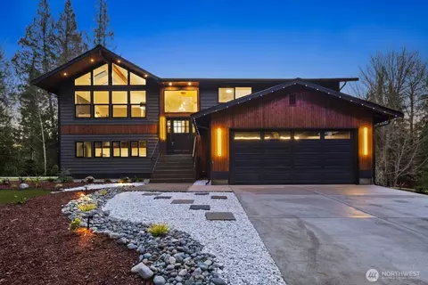 6341 E Sabelhaus Ln, Port Orchard, WA 98366