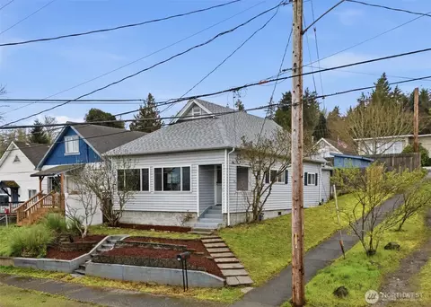 403 S Lafayette Ave, Bremerton, WA 98312