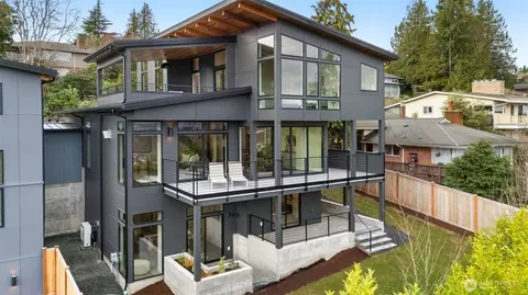 6038 50th Ave NE, Seattle, WA 98115