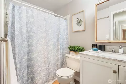 Bath - 820 Cady Rd #B101, Everett, WA 98203 photo 3 of 3