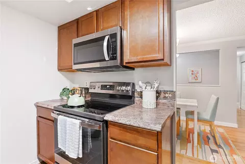 Kitchen - 820 Cady Rd #B101, Everett, WA 98203 photo 3 of 4