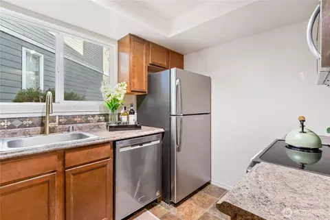 Kitchen - 820 Cady Rd #B101, Everett, WA 98203 photo 2 of 4