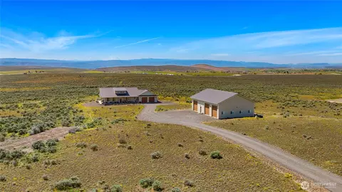 1560 Sage Hills Dr, Ellensburg, WA 98926