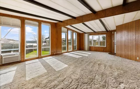801 Walker Ave, Oak Harbor, WA 98277