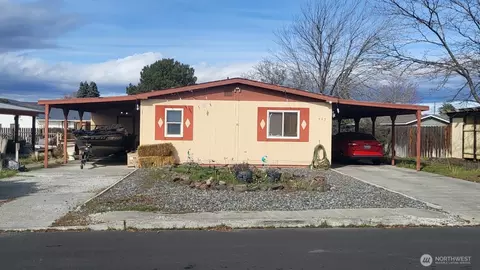 353 5th Ave SE, Ephrata, WA 98823