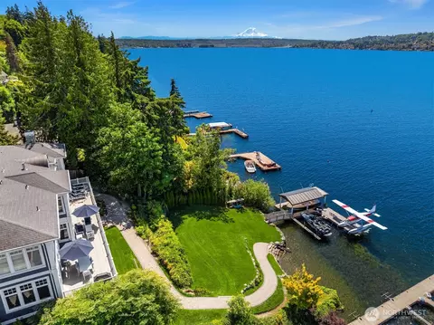 8233 W Mercer Way, Mercer Island, WA 98040