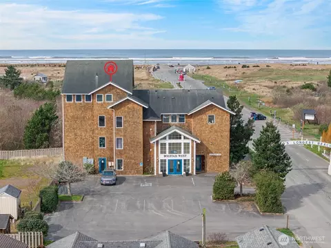 205 W Bolstad Ave #304, Long Beach, WA 98631
