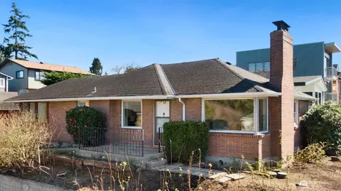 4015 W Prosper St, Seattle, WA 98199
