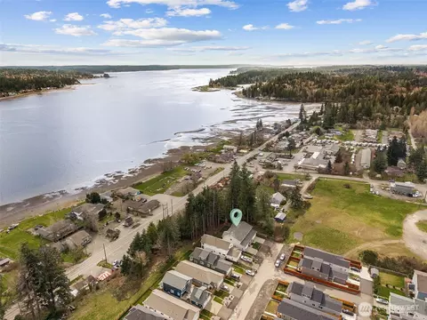 21 E Sullivan St, Allyn, WA 98524