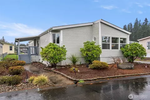 139 NE Saturn Ln, Bremerton, WA 98311