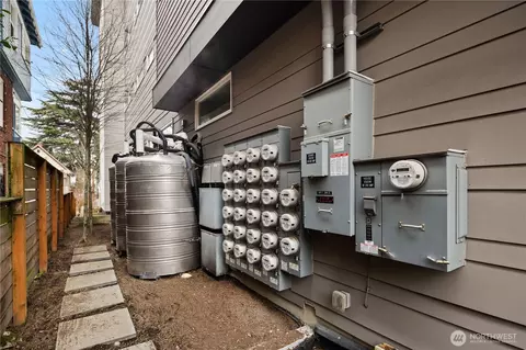 Exterior - 1814 E John St, Seattle, WA 98112 photo 4 of 8