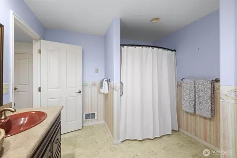 Bath - 382 Discovery View Dr, Sequim, WA 98382 photo 3 of 6
