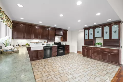 Kitchen - 382 Discovery View Dr, Sequim, WA 98382 photo 1 of 3