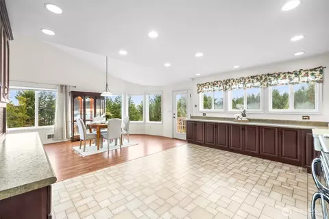 Kitchen - 382 Discovery View Dr, Sequim, WA 98382 photo 3 of 3
