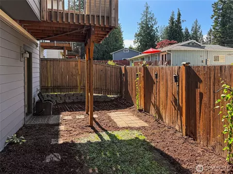 Exterior - 31 157th Ln SE, Bothell, WA 98012 photo 3 of 4