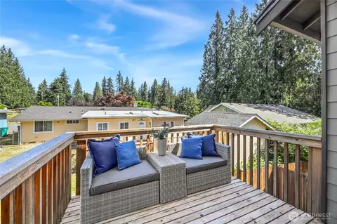 Exterior - 31 157th Ln SE, Bothell, WA 98012 photo 2 of 4