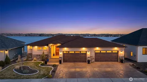 4065 NEdwards Dr, Moses Lake, WA 98837