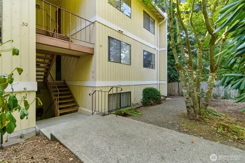 26425 Pennsylvania Ave NE #34, Kingston, WA 98346
