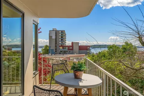 619 5th Ave W #302, Seattle, WA 98119