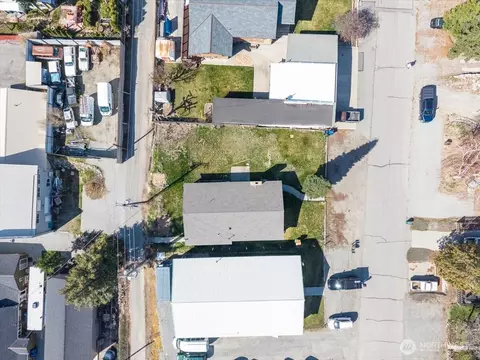 View/Area - 916 E Johnson Ave, Chelan, WA 98816 photo 5 of 6