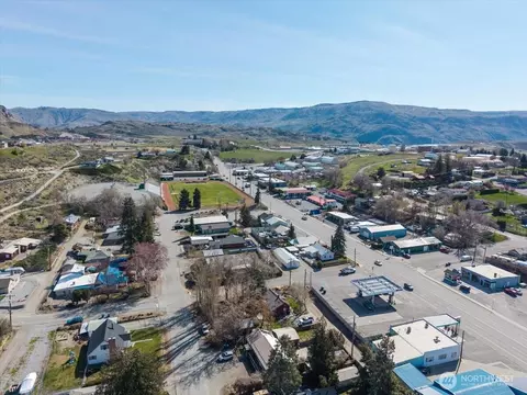 View/Area - 916 E Johnson Ave, Chelan, WA 98816 photo 6 of 6