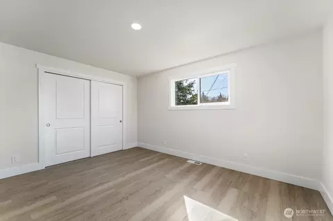Bedroom - 916 E Johnson Ave, Chelan, WA 98816 photo 3 of 7
