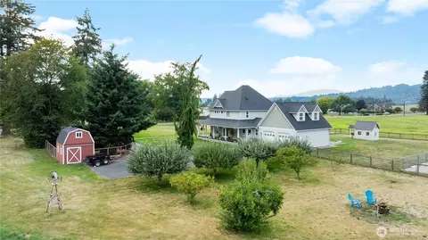 9177 Collins Rd, Sedro Woolley, WA 98284