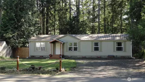 90 N Hamma Hamma Dr E, Hoodsport, WA 98548