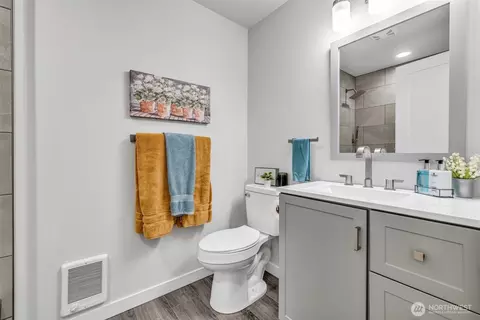 Bath - 616 212th St SW, Bothell, WA 98021 photo 2 of 3