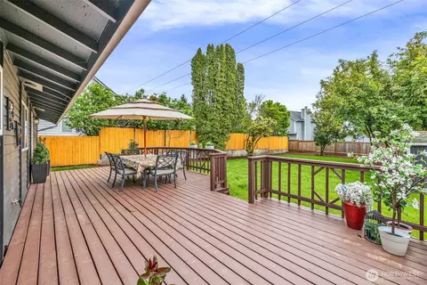 Exterior - 616 212th St SW, Bothell, WA 98021 photo 6 of 9