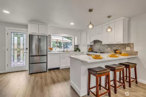 Kitchen - 616 212th St SW, Bothell, WA 98021 photo 3 of 3