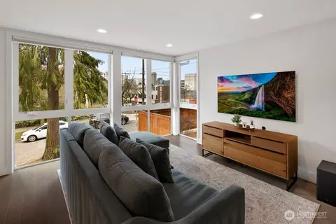 Living - 1601 E Jefferson St, Seattle, WA 98122 photo 1 of 2
