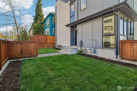 Exterior - 1601 E Jefferson St, Seattle, WA 98122 photo 4 of 4