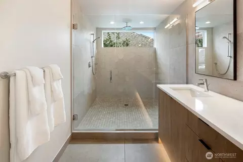 Bath - 1601 E Jefferson St, Seattle, WA 98122 photo 5 of 5