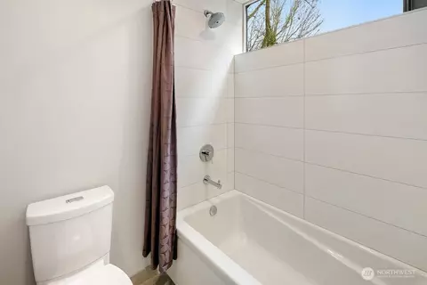 Bath - 1601 E Jefferson St, Seattle, WA 98122 photo 3 of 5