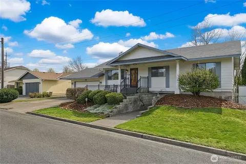 1140 SE Colonial Dr, College Place, WA 99324