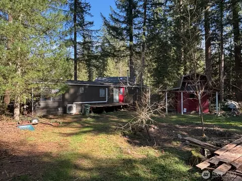 2391 Blackbird Valley Ln, Maple Falls, WA 98266