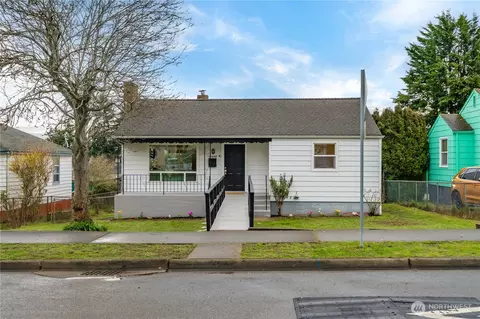 13856 37th Ave S, Tukwila, WA 98168