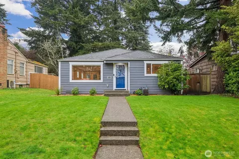 4027 48th Ave SW, Seattle, WA 98116
