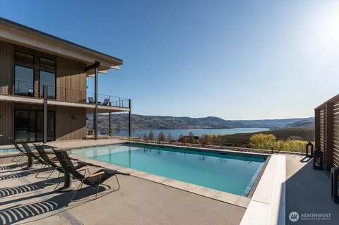 140 Clos Chevalle Rd, Chelan, WA 98816