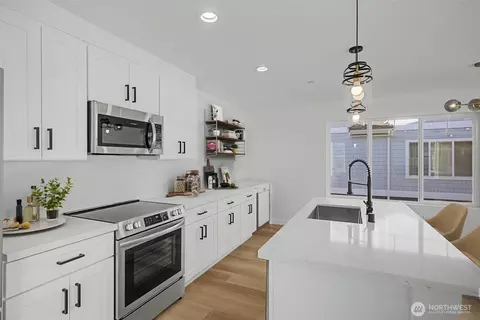 Kitchen - 11014 6th Ave W #A, Everett, WA 98204 photo 1 of 1
