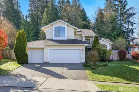 3814 Crystal Ridge Dr SE, Puyallup, WA 98372