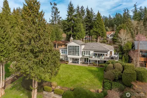 9045 Shearwater Rd, Blaine, WA 98230