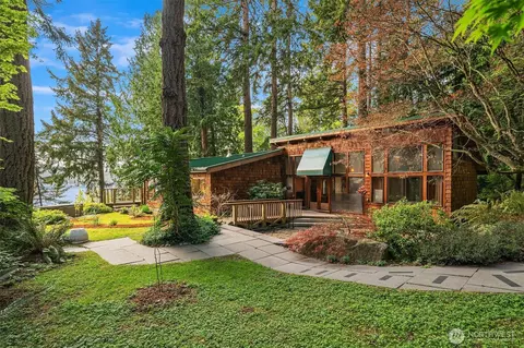 19923 Robinwood Rd SW, Vashon, WA 98070