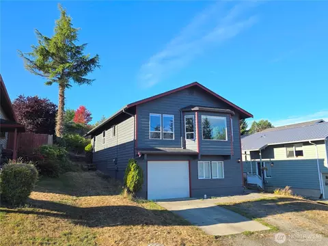 1812 W 12th St, Port Angeles, WA 98363