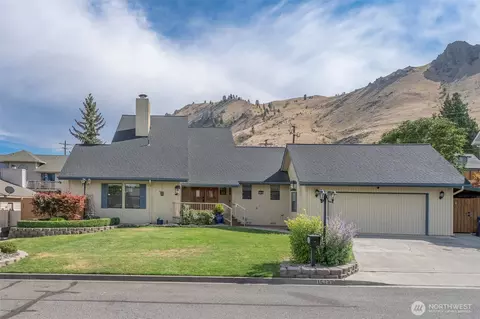 1513 Apollo Pl, Wenatchee, WA 98801